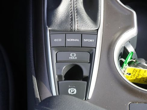 Used 2024 Toyota Camry XLE image 33