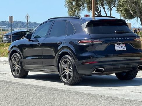 Used 2021 Porsche Cayenne AWD/4WD image 6