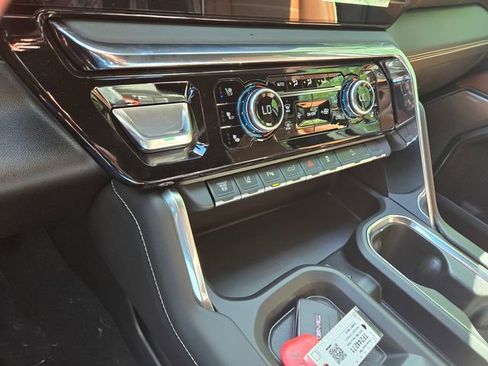 New 2026 GMC Sierra 2500 Denali Ultimate AWD/4WD image 16