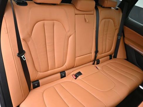 Used 2021 BMW X5 xDrive40i w/ Convenience Package image 43