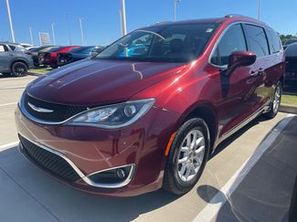 Used 2020 Chrysler Pacifica Touring-L FWD video 1