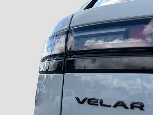 Used 2024 Land Rover Range Rover Velar Dynamic SE image 10