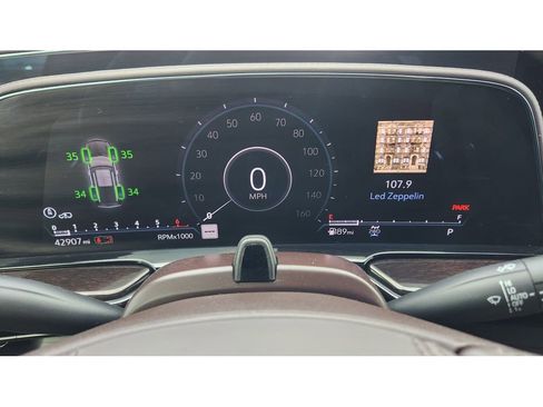 Certified 2023 Cadillac Escalade Premium Luxury Platinum w/ LPO, Radiant Package image 11