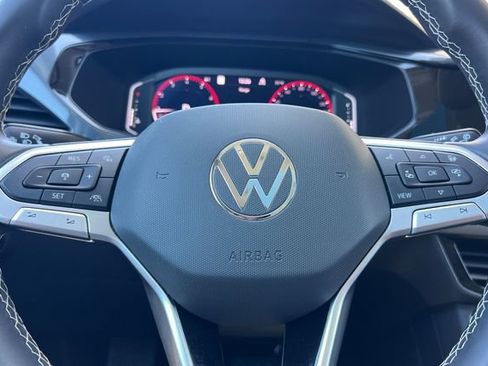 Used 2022 Volkswagen Taos SEL AWD/4WD image 27