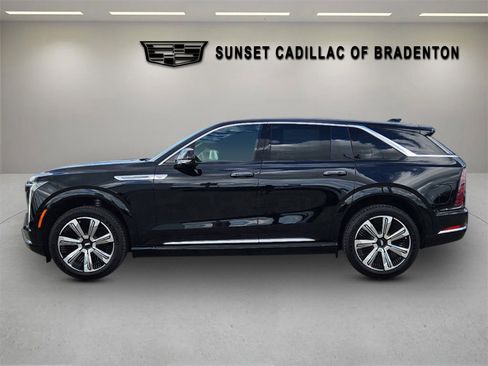 New 2025 Cadillac Escalade IQ Luxury 1 w/ Smart Trailering package image 4