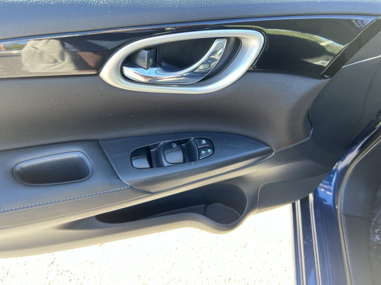 Used 2018 Nissan Sentra SV FWD image 14