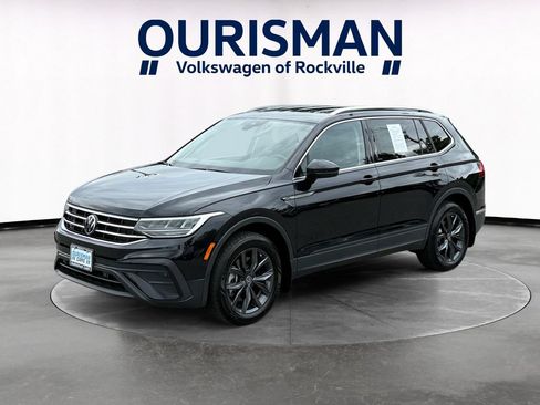 Used 2023 Volkswagen Tiguan SE FWD image 2