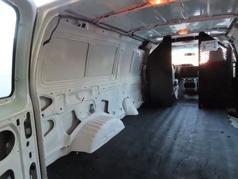 Used 2014 Ford E-150 and Econoline 150 RWD image 14