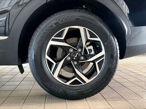 Used 2025 Kia Sportage LX image 31