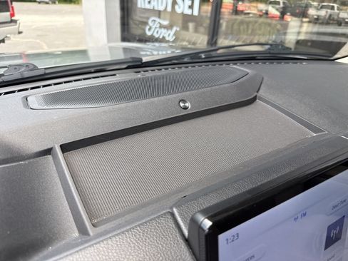 Used 2024 Ford Expedition Limited RWD image 16