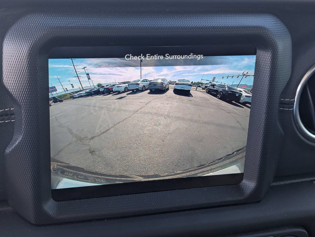Used 2021 Jeep Wrangler Unlimited Sahara AWD/4WD image 14
