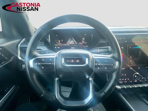 Used 2025 GMC Acadia Elevation image 14