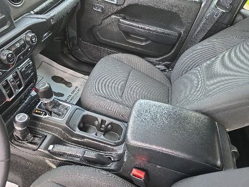 Used 2023 Jeep Gladiator Sport AWD/4WD image 27