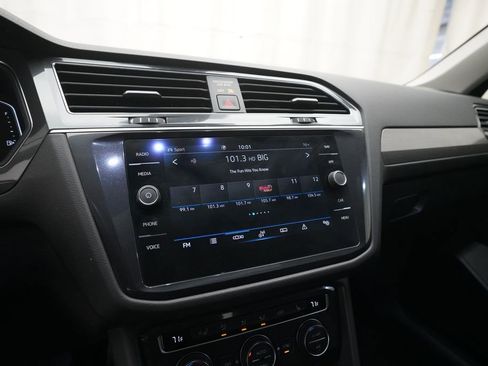 Used 2021 Volkswagen Tiguan SEL image 6