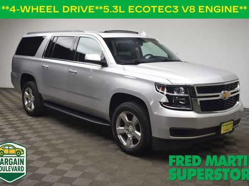 Used 2016 Chevrolet Suburban LT image 1