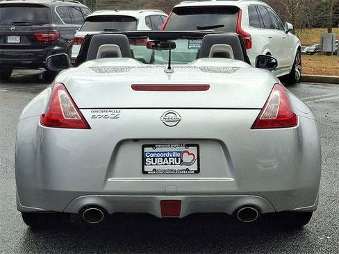 Used 2014 Nissan 370Z Touring w/ Sport Package image 5