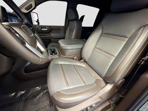 Used 2023 GMC Sierra 3500 Denali image 11