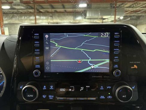 Certified 2021 Toyota Highlander XLE image 21