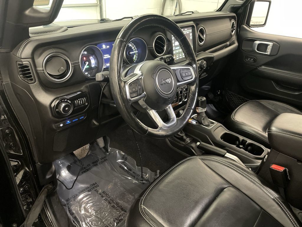 Used 2021 Jeep Wrangler Unlimited Sahara w/ Cold Weather Group AWD/4WD image 4