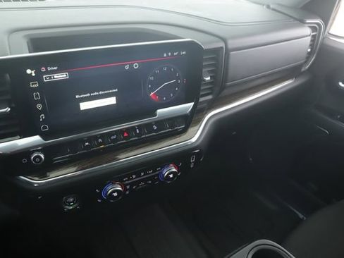 Used 2024 GMC Sierra 1500 Elevation image 24