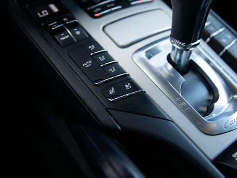Used 2015 Porsche Cayenne Turbo AWD/4WD image 27