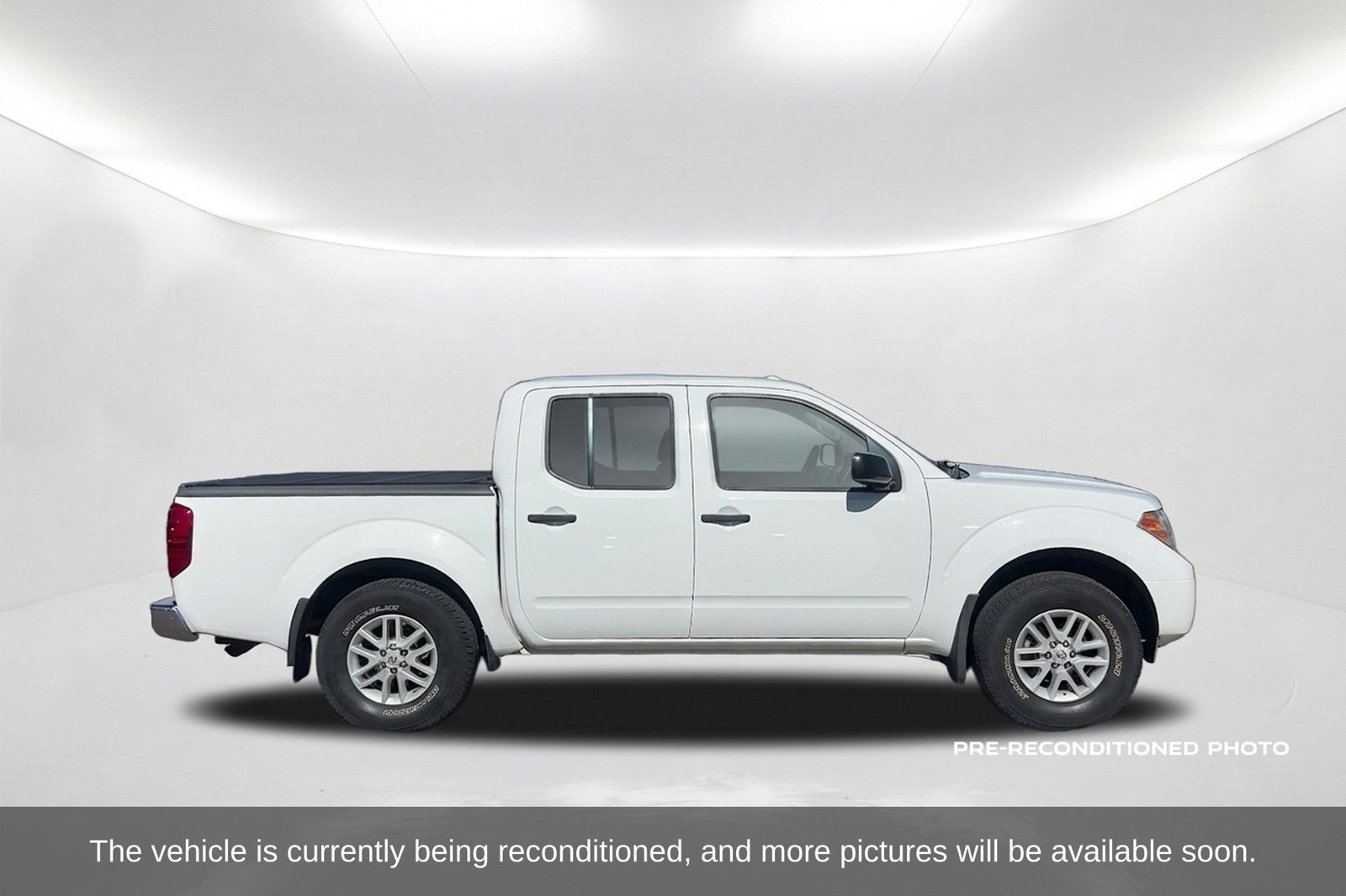 Used 2016 Nissan Frontier SV RWD image 4