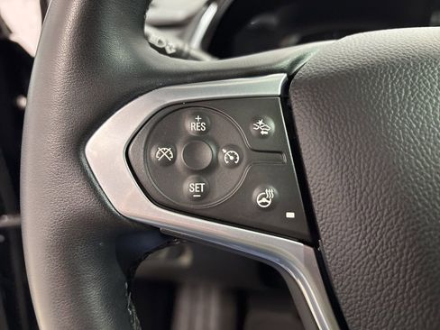 Used 2023 Chevrolet Traverse LT w/ Rear Camera Mirror Package image 22