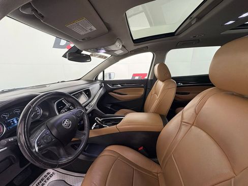 Used 2018 Buick Enclave Essence image 10