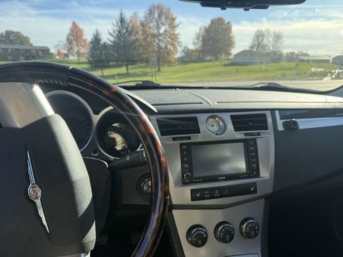 Used 2010 Chrysler Sebring Limited image 6