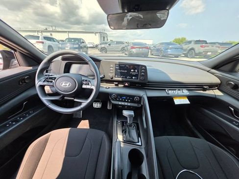 Certified 2025 Hyundai Elantra Sport FWD image 14