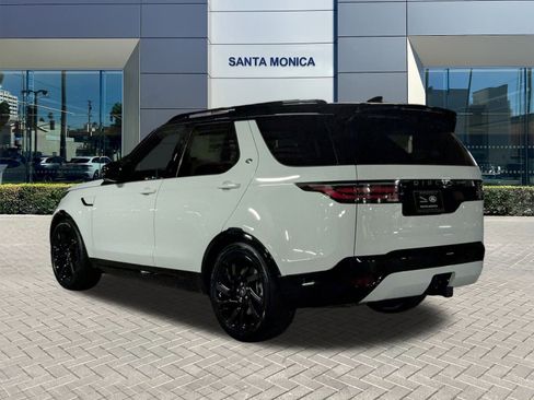 New 2025 Land Rover Discovery Dynamic SE image 9