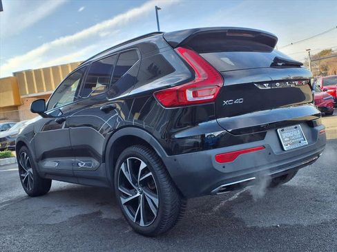 Used 2019 Volvo XC40 T5 R-Design image 4