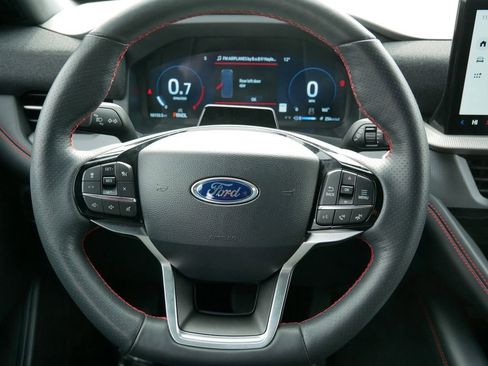 Certified 2025 Ford Explorer ST-Line w/ ST-Line Street Pack image 17