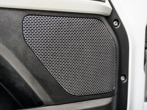 Used 2023 Land Rover Defender 110 X-Dynamic SE AWD/4WD image 26