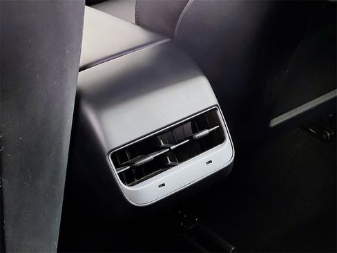 Used 2021 Tesla Model 3 Long Range image 22