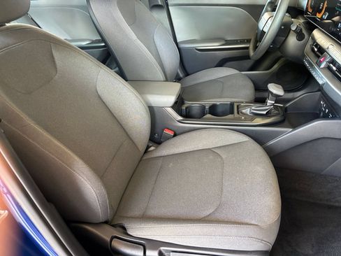 Used 2025 Kia K4 FWD image 35