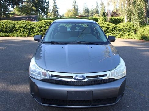 Used 2010 Ford Focus SE FWD image 9