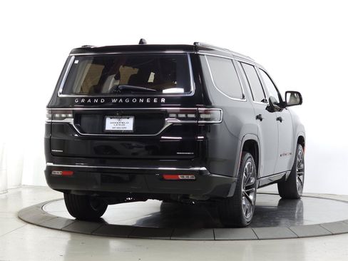 Used 2022 Jeep Grand Wagoneer Series III w/ Rear Seat Video Group 1 AWD/4WD image 12