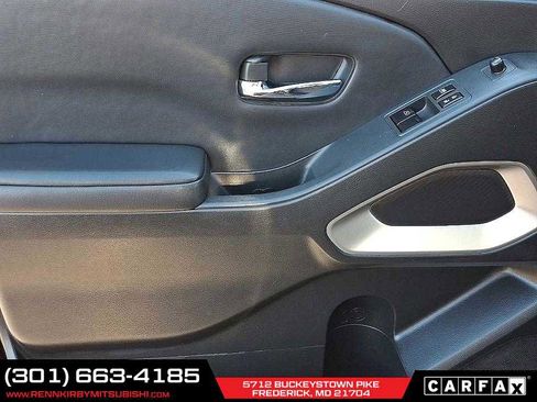 Used 2022 Nissan Frontier SV w/ Technology Package image 11