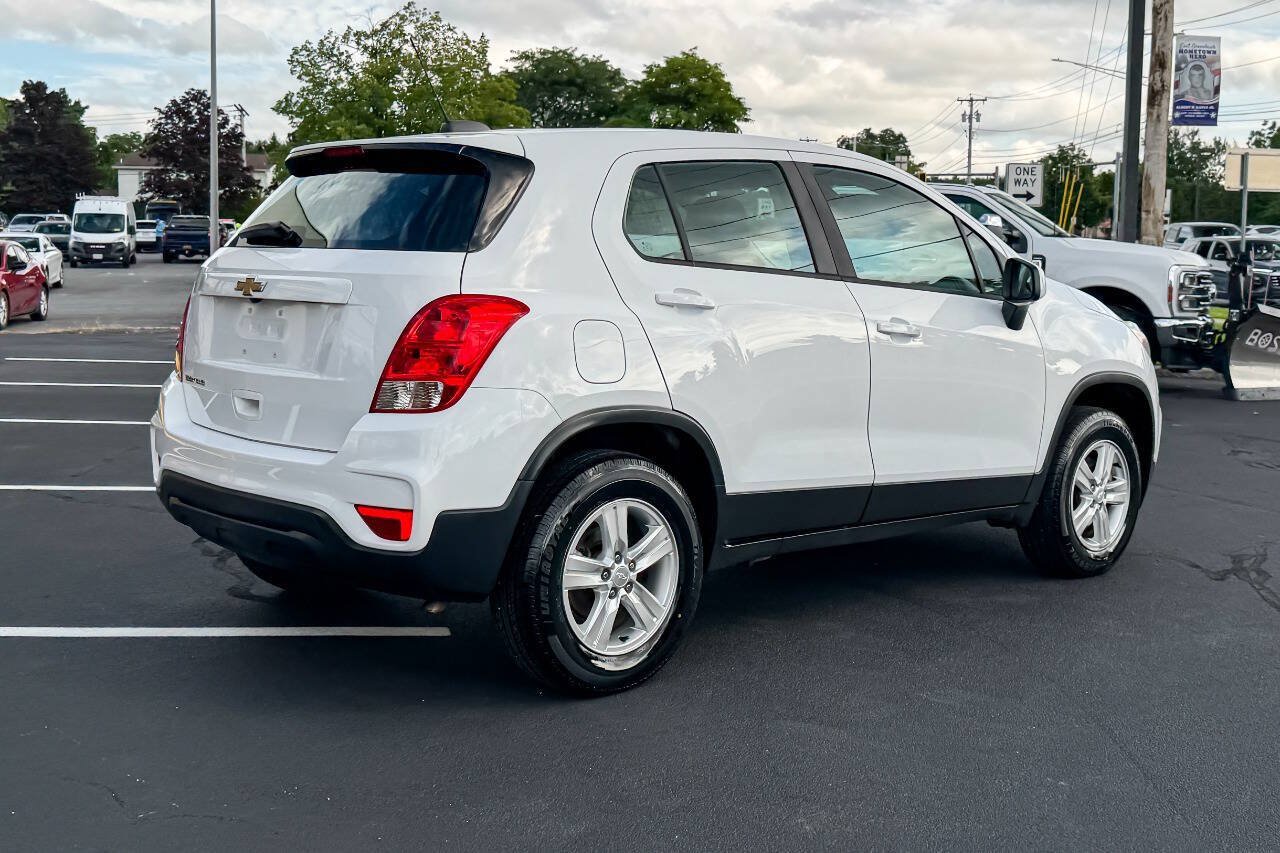 Used 2019 Chevrolet Trax LS AWD/4WD image 4
