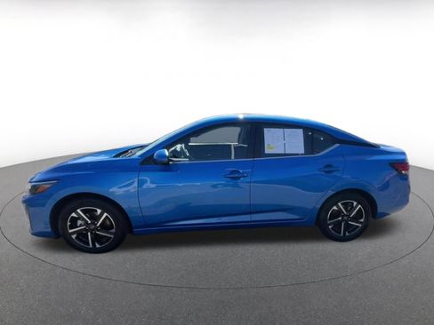 Used 2025 Nissan Sentra SV image 9