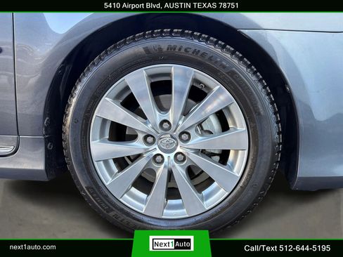 Used 2012 Toyota Avalon Limited image 40