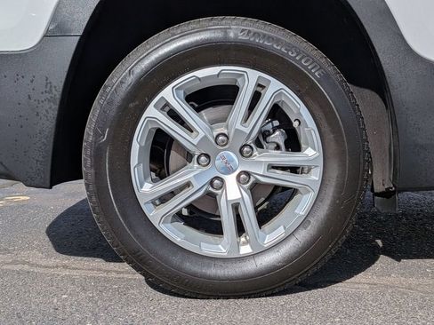 Used 2023 GMC Terrain SLE AWD/4WD image 11