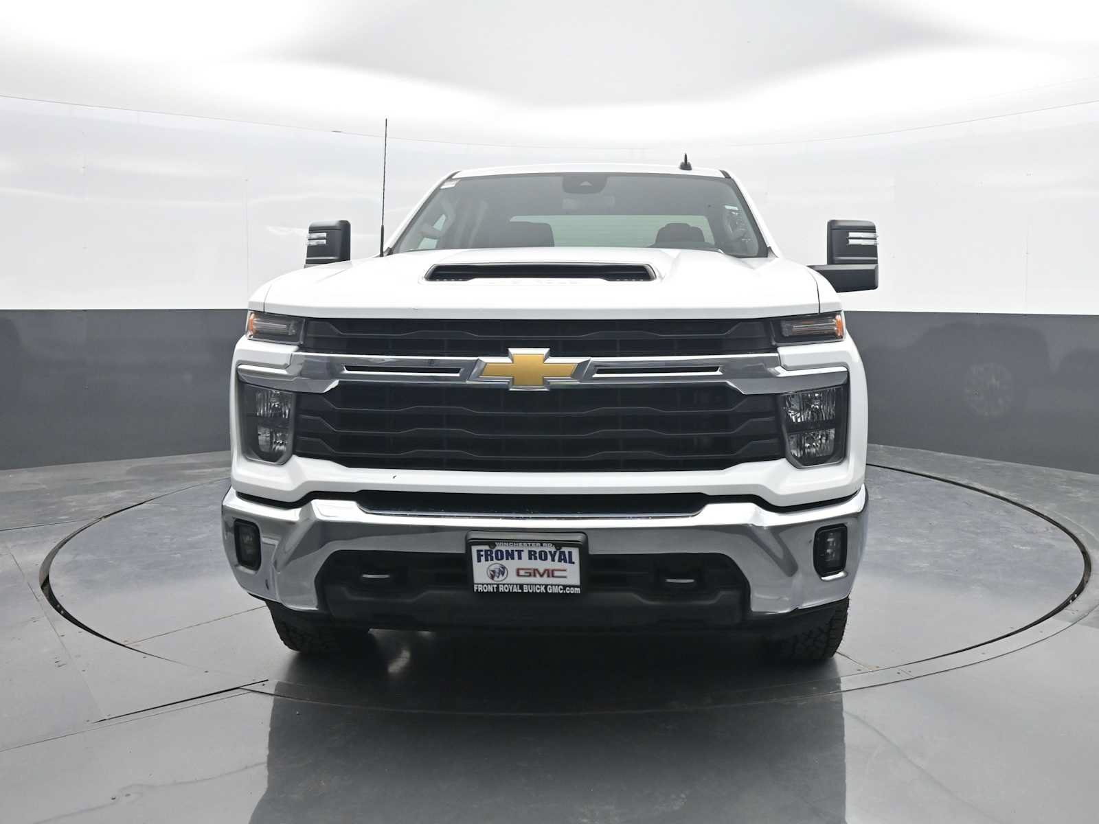Used 2025 Chevrolet Silverado 2500 LT w/ Convenience Package AWD/4WD image 3