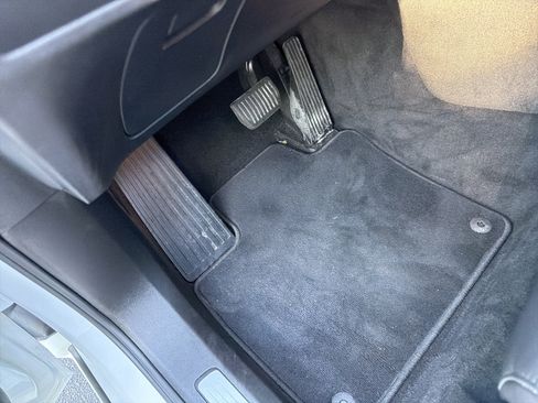 Used 2025 Volvo XC90 B5 Core AWD/4WD image 17