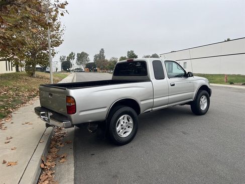 Used 2000 Toyota Tacoma PreRunner image 4