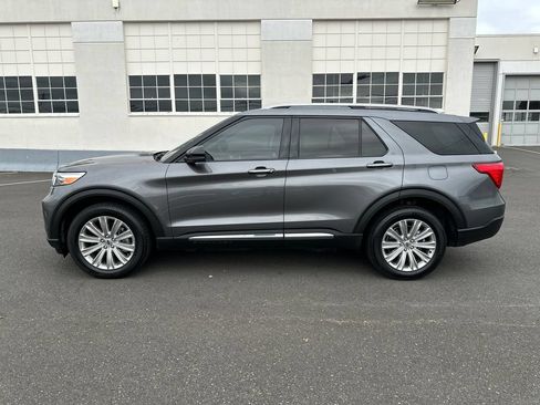 Used 2021 Ford Explorer Limited w/ Hybrid Equipment Group 310A AWD/4WD image 3