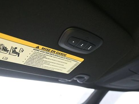 New 2027 Chrysler Pacifica Select AWD/4WD image 17