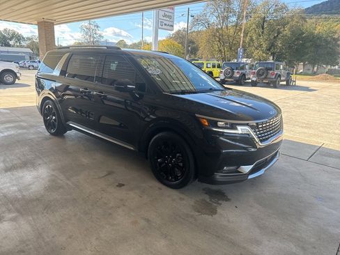 Used 2024 Kia Carnival SX image 3