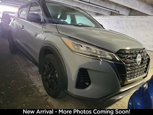 Certified 2022 Nissan Kicks SR FWD image 1